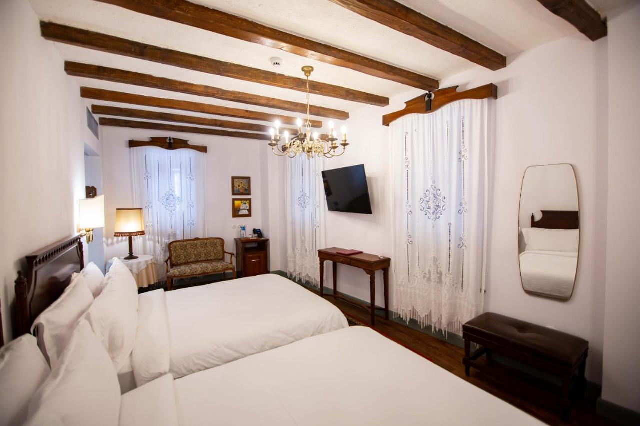 Vila Ebel Hotel Pool & Spa Korce Ngoại thất bức ảnh
