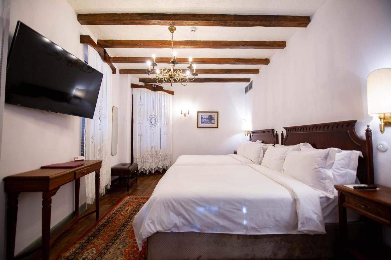 Vila Ebel Hotel Pool & Spa Korce Ngoại thất bức ảnh