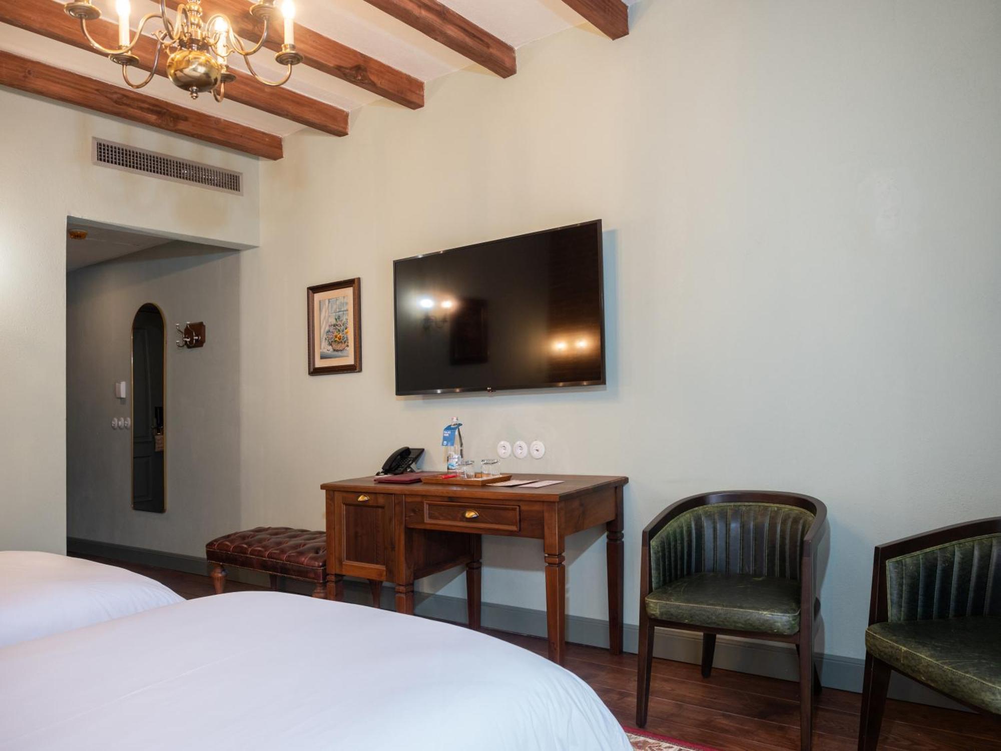 Vila Ebel Hotel Pool & Spa Korce Ngoại thất bức ảnh