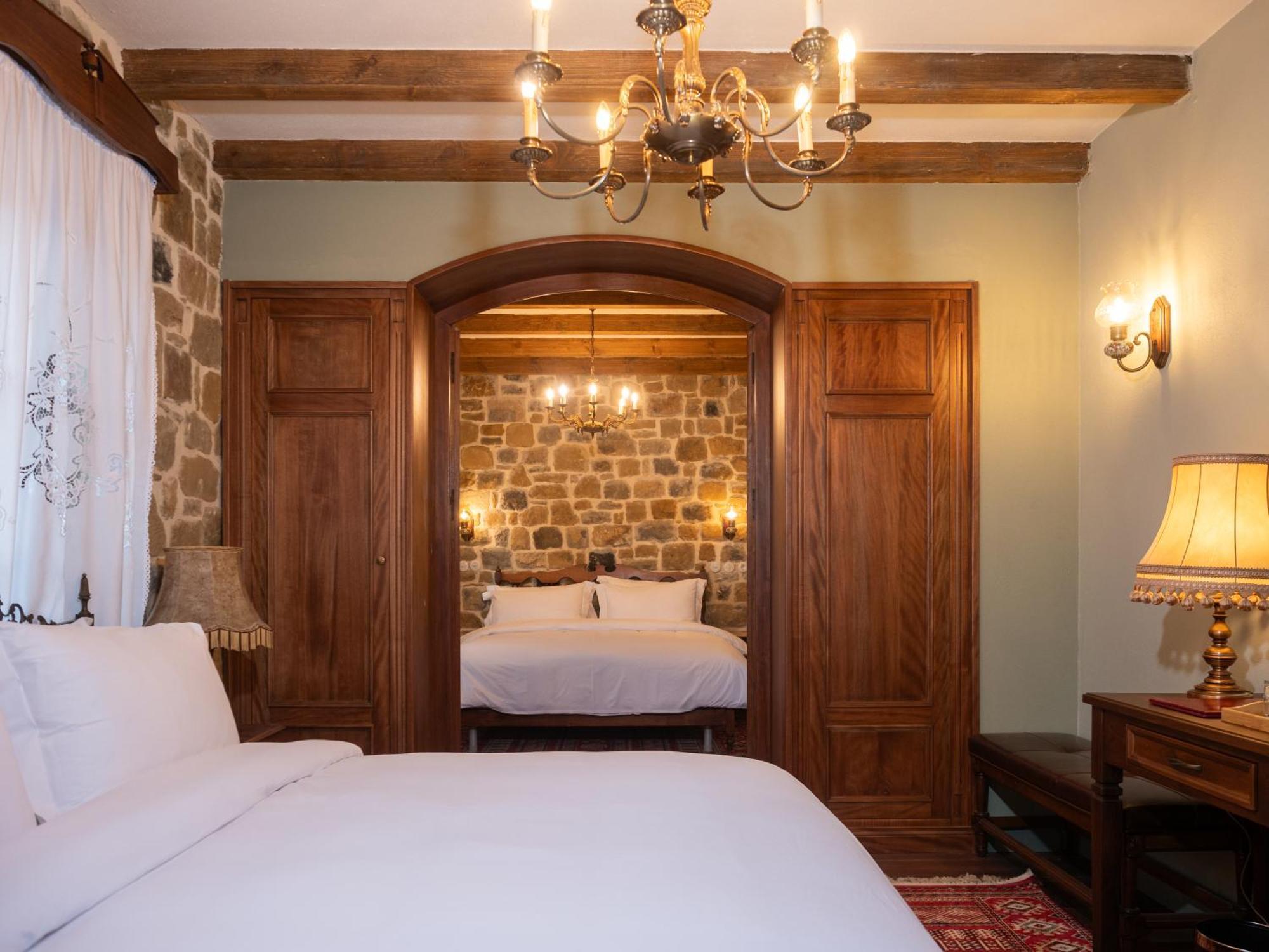 Vila Ebel Hotel Pool & Spa Korce Ngoại thất bức ảnh