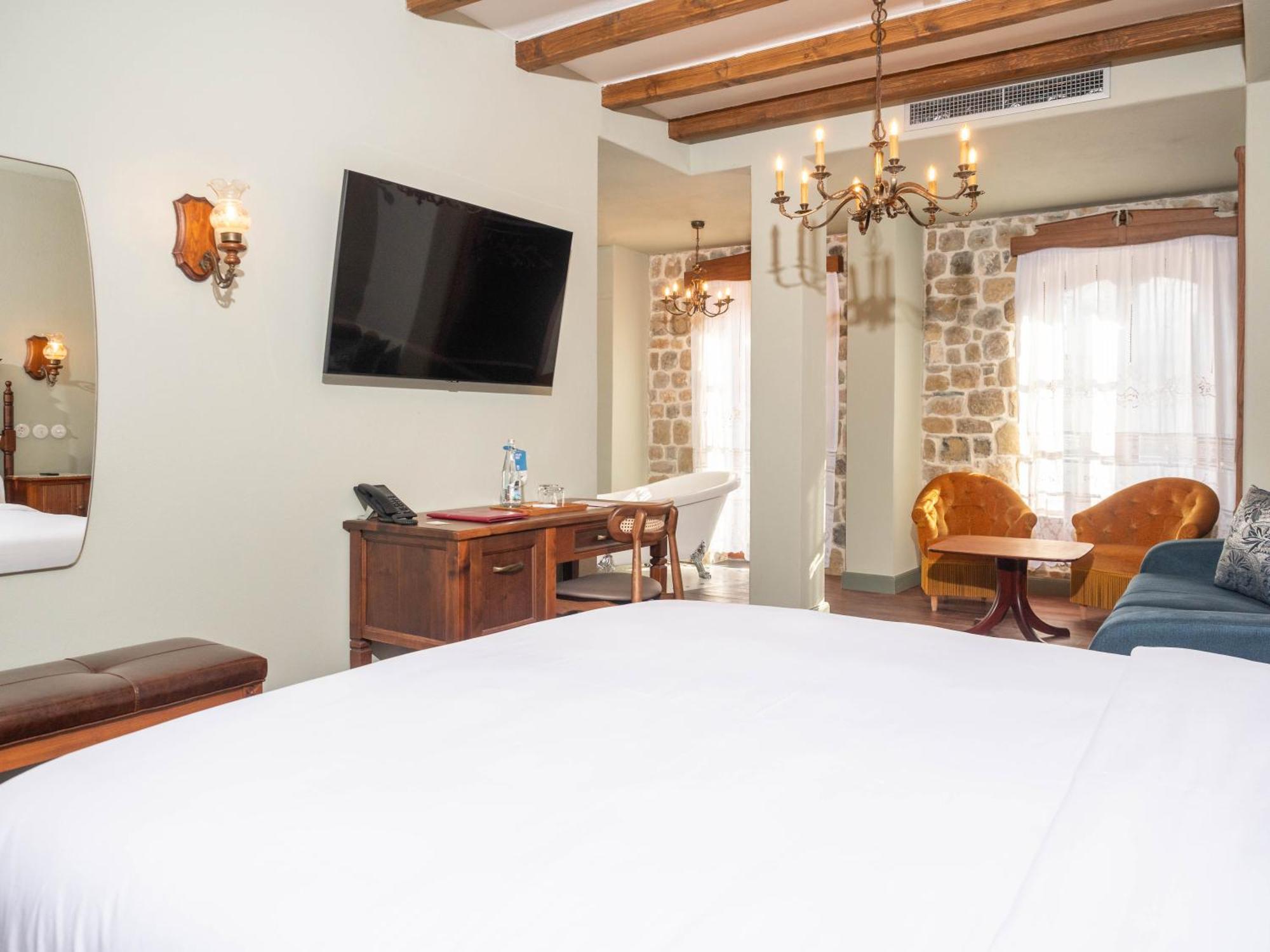 Vila Ebel Hotel Pool & Spa Korce Ngoại thất bức ảnh