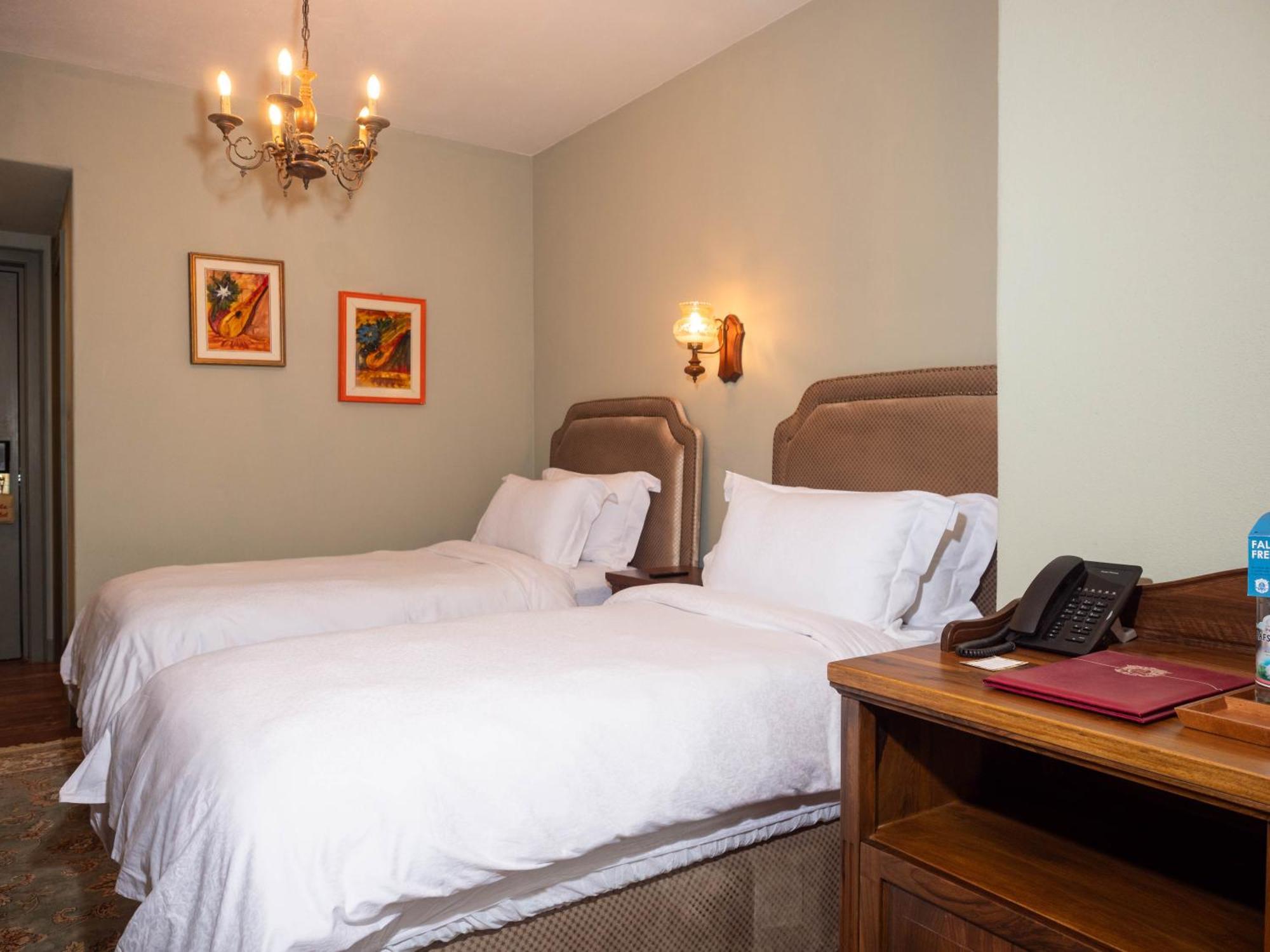 Vila Ebel Hotel Pool & Spa Korce Ngoại thất bức ảnh