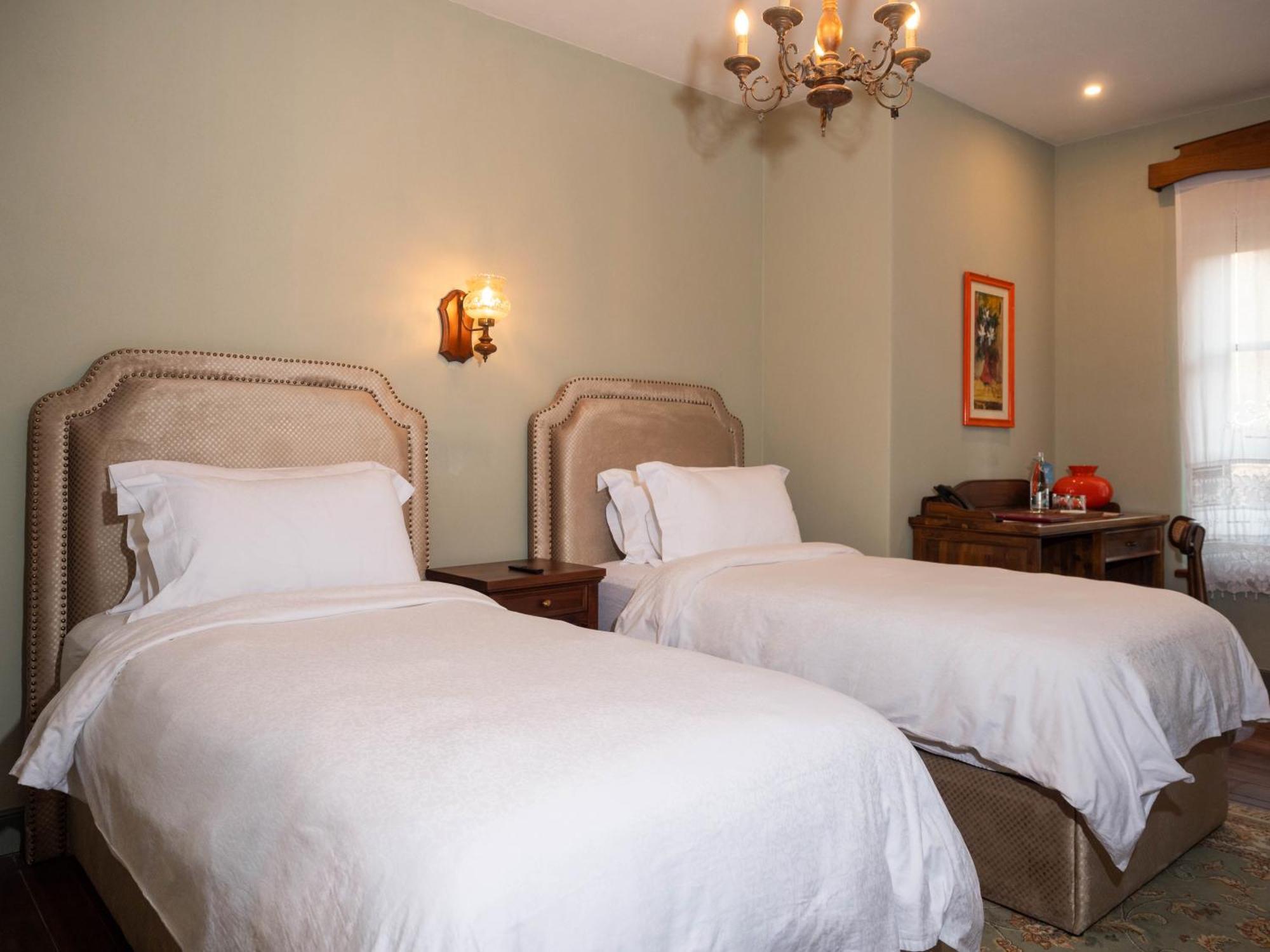 Vila Ebel Hotel Pool & Spa Korce Ngoại thất bức ảnh